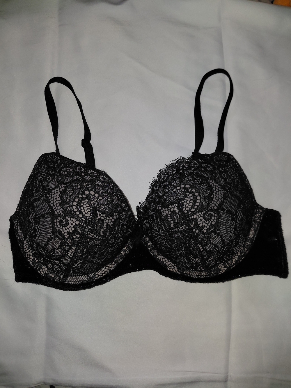 Victoria's Secret Very Sexy Black Lace Push-Up Bra 32B